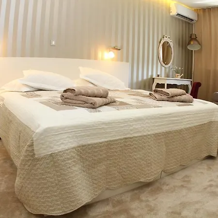 Apartment Studio Mirakul