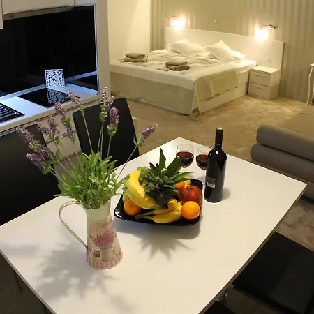 Studio Mirakul Apartment Split